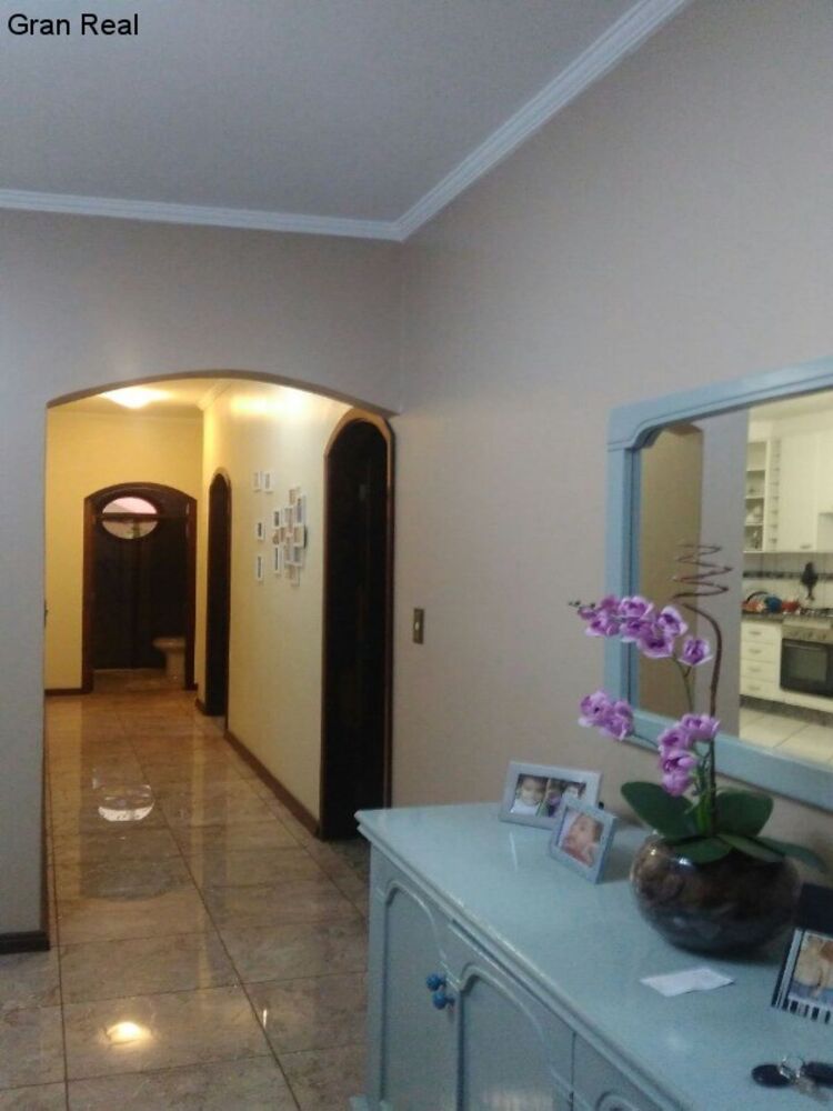 Casa à venda com 3 quartos, 250m² - Foto 2