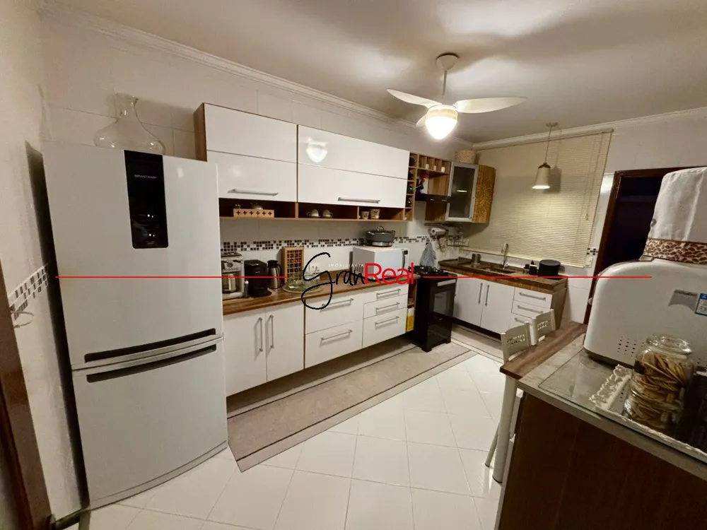 Casa, 3 quartos, 181 m² - Foto 2