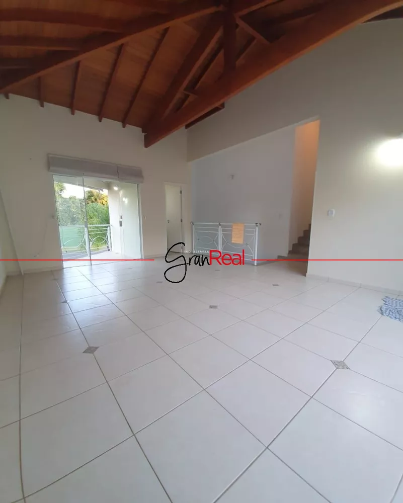 Casa à venda com 3 quartos, 340m² - Foto 2