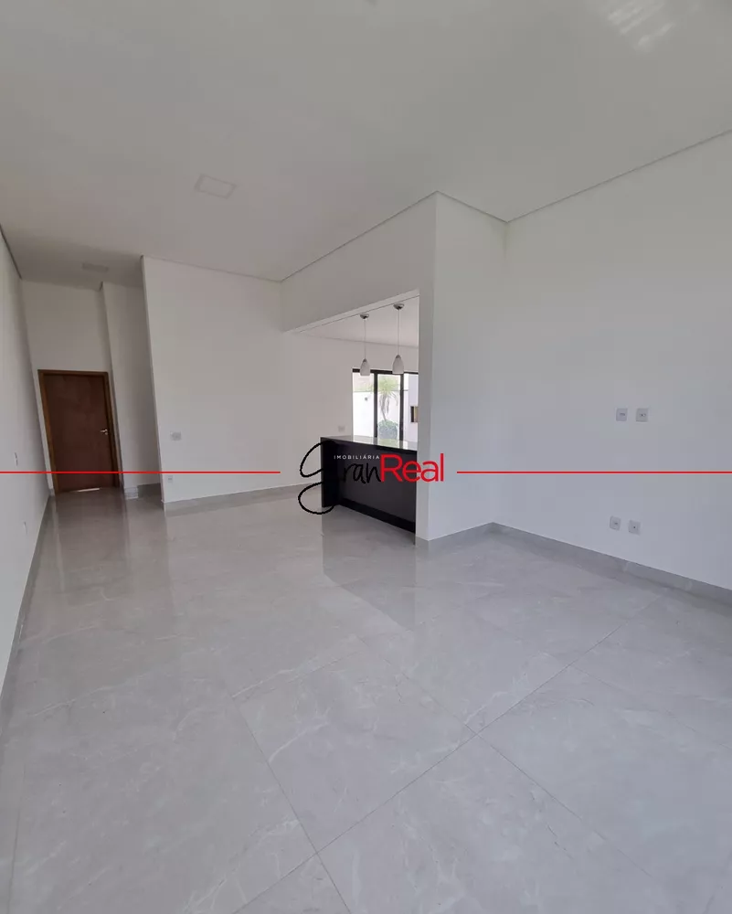 Casa de Condomínio à venda com 3 quartos, 200m² - Foto 2