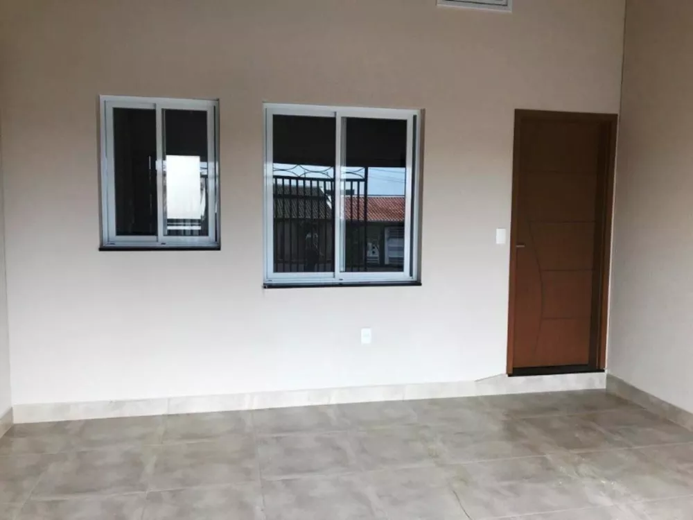 Casa à venda com 2 quartos, 75m² - Foto 2