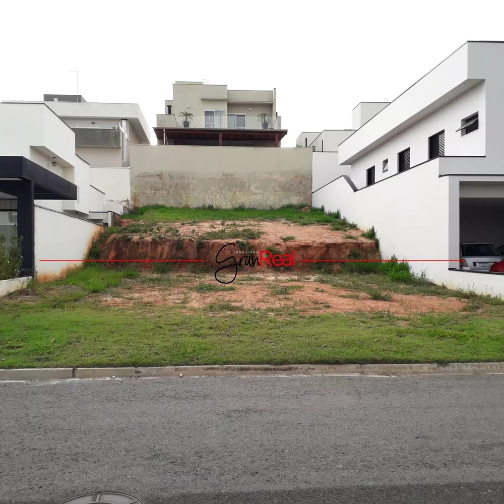 Terreno à venda com 3 quartos, 300m² - Foto 1