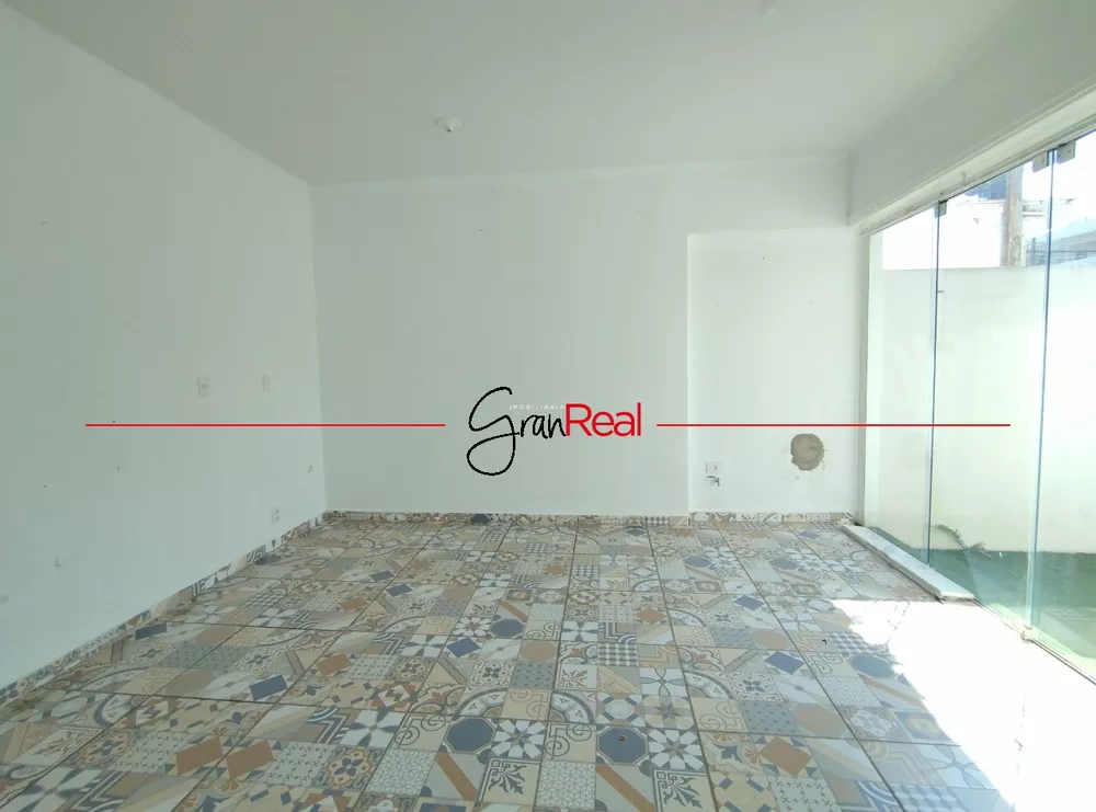 Casa para alugar com 2 quartos, 250m² - Foto 6