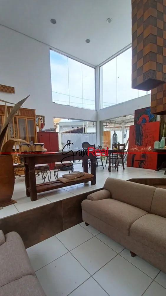 Casa, 3 quartos, 224 m² - Foto 3