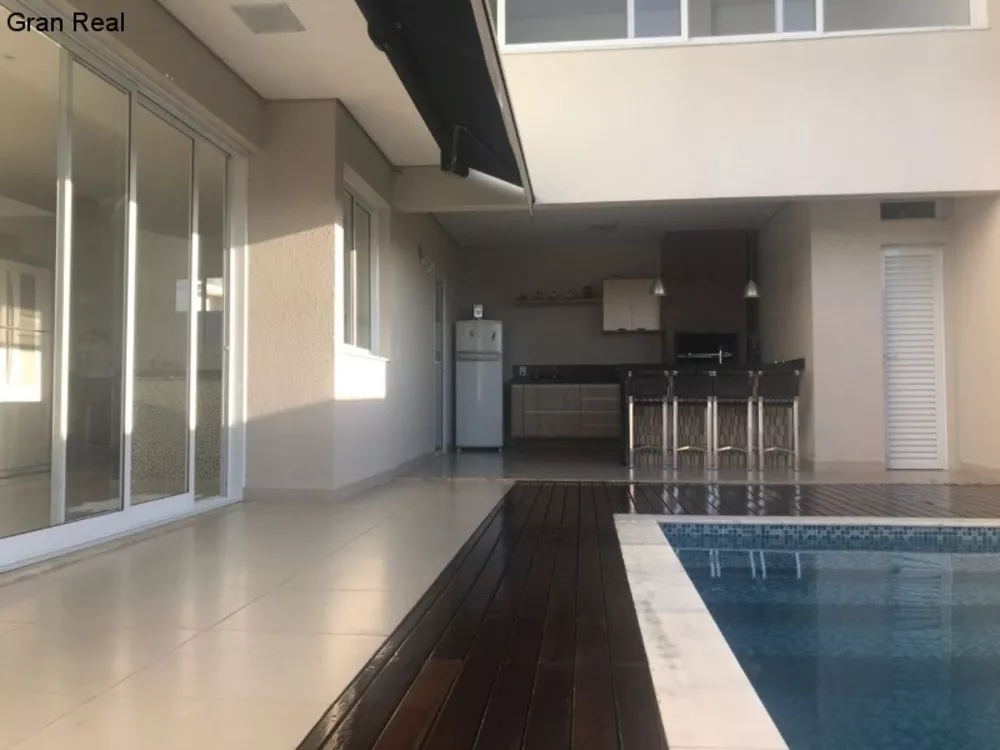 Casa de Condomínio à venda com 3 quartos, 300m² - Foto 2