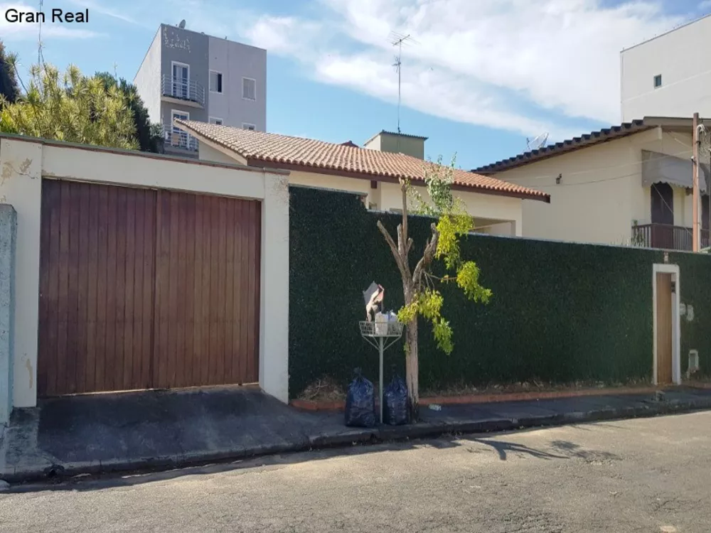 Casa à venda com 3 quartos, 770m² - Foto 1