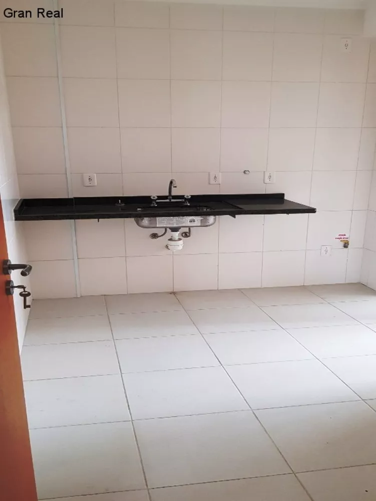 Apartamento à venda com 3 quartos, 82m² - Foto 3