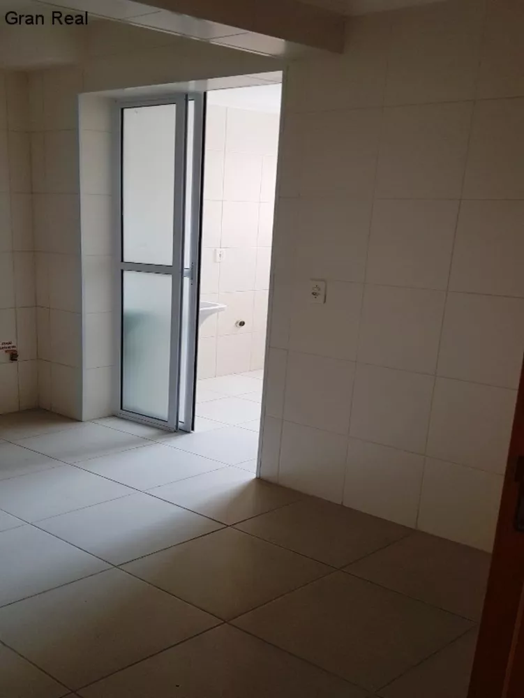 Apartamento à venda com 3 quartos, 82m² - Foto 4