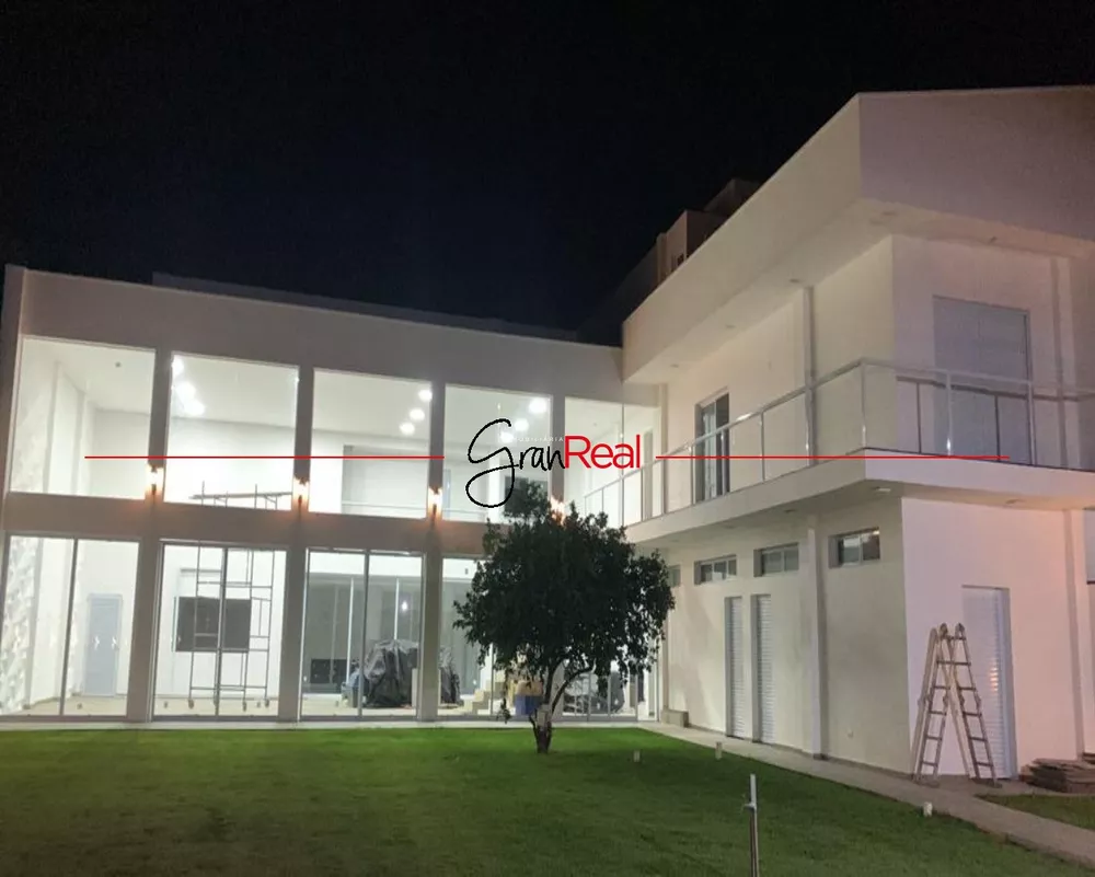 Fazenda à venda com 6 quartos, 685m² - Foto 1