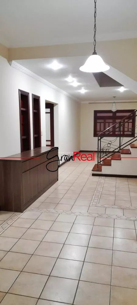 Sobrado à venda com 3 quartos, 300m² - Foto 3