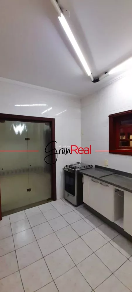 Sobrado à venda com 3 quartos, 300m² - Foto 6