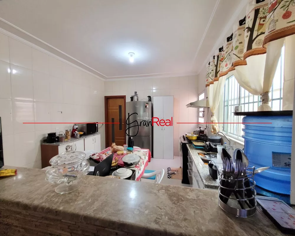 Casa à venda com 3 quartos, 101m² - Foto 2