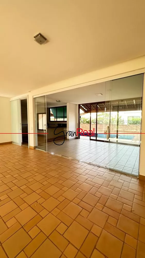 Casa de Condomínio à venda com 4 quartos, 308m² - Foto 2