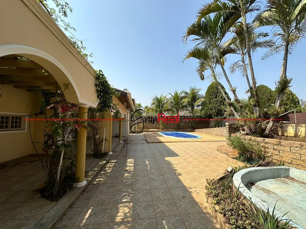 Chácara, 3 quartos, 1022 m² - Foto 1