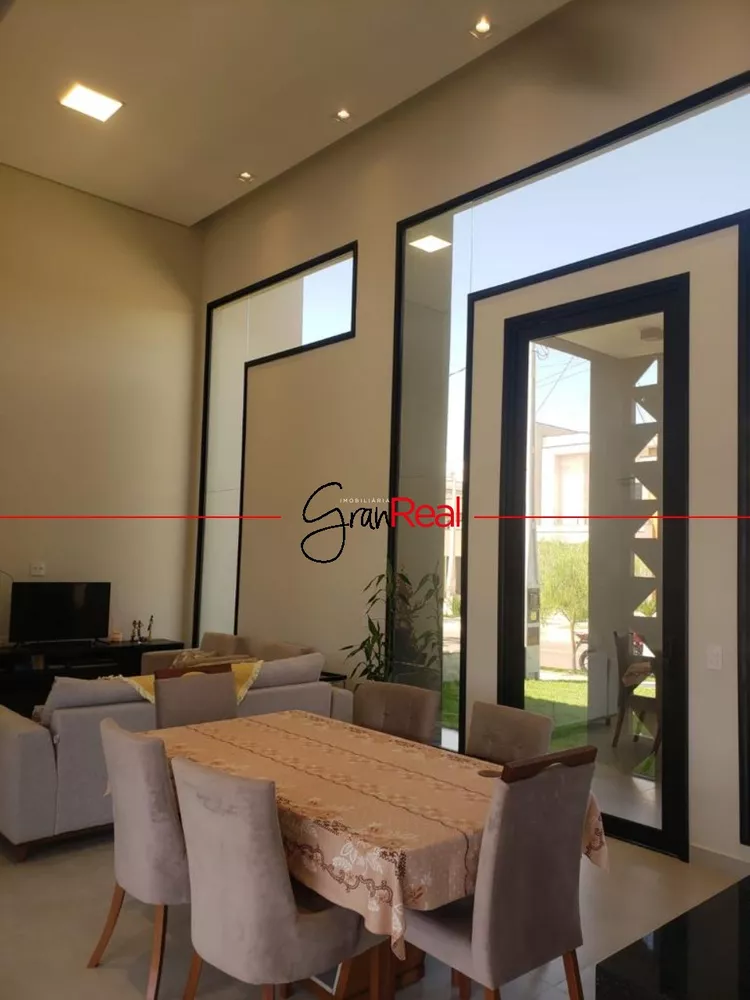 Casa de Condomínio à venda com 3 quartos, 207m² - Foto 3