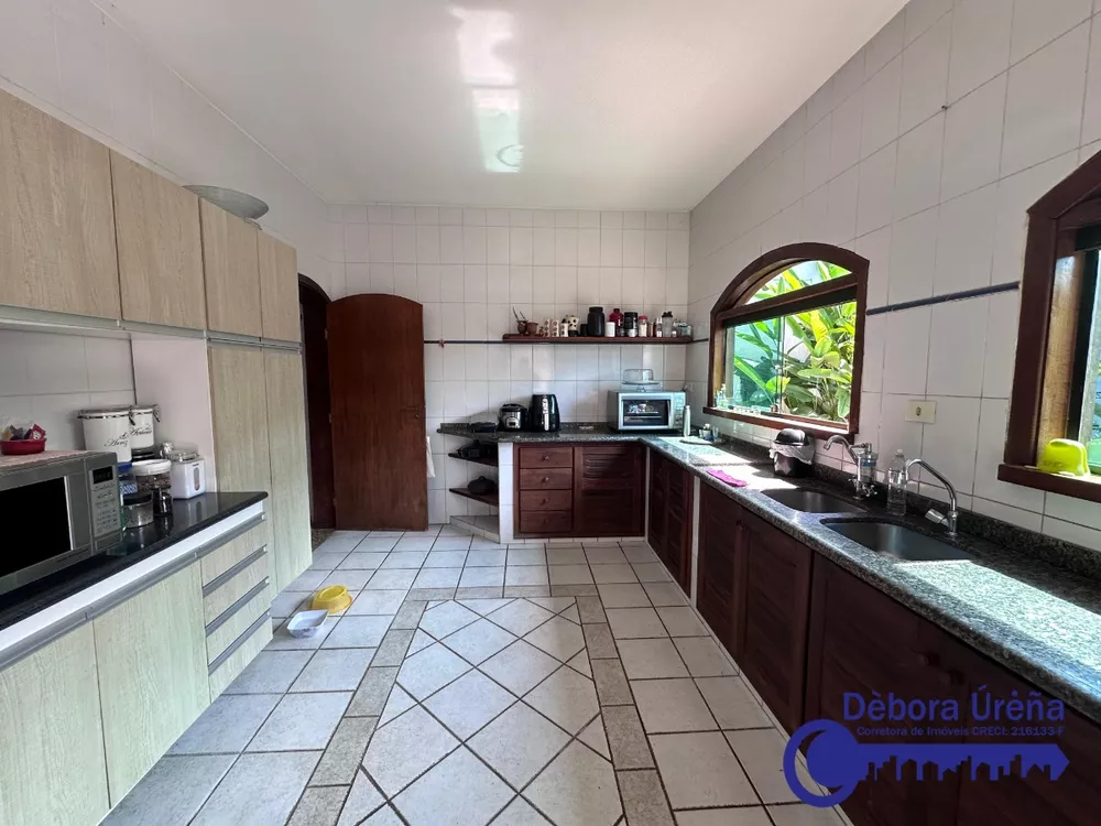 Casa à venda com 3 quartos, 260m² - Foto 2