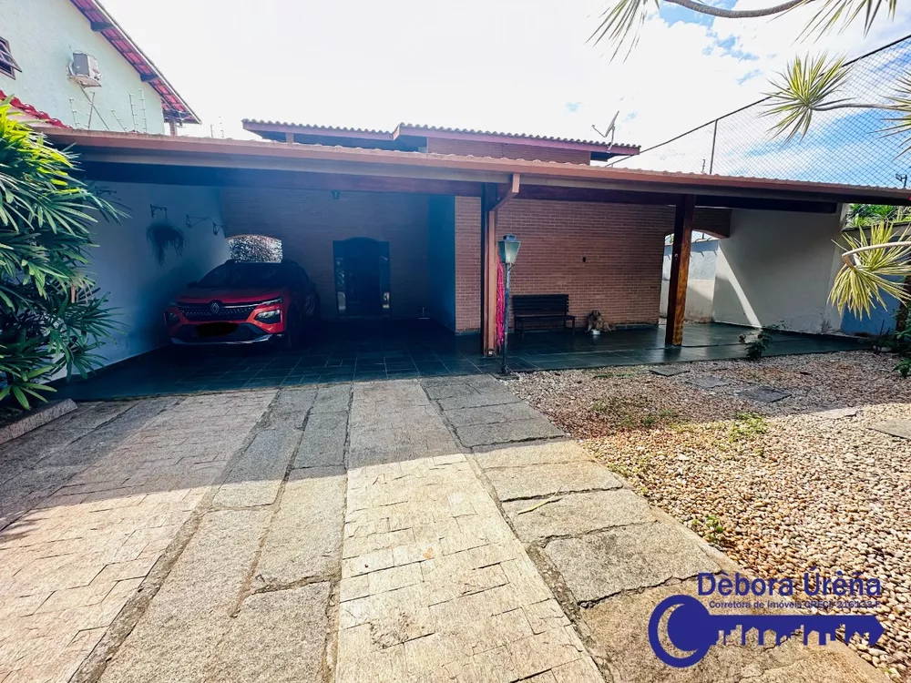 Casa à venda com 3 quartos, 260m² - Foto 1