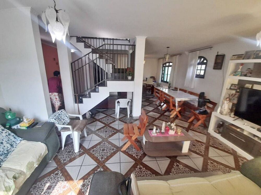Casa à venda com 3 quartos, 250m² - Foto 3