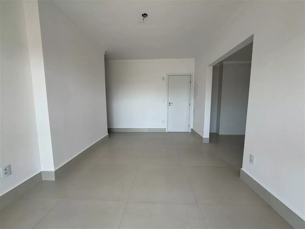 Apartamento à venda com 3 quartos, 110m² - Foto 3