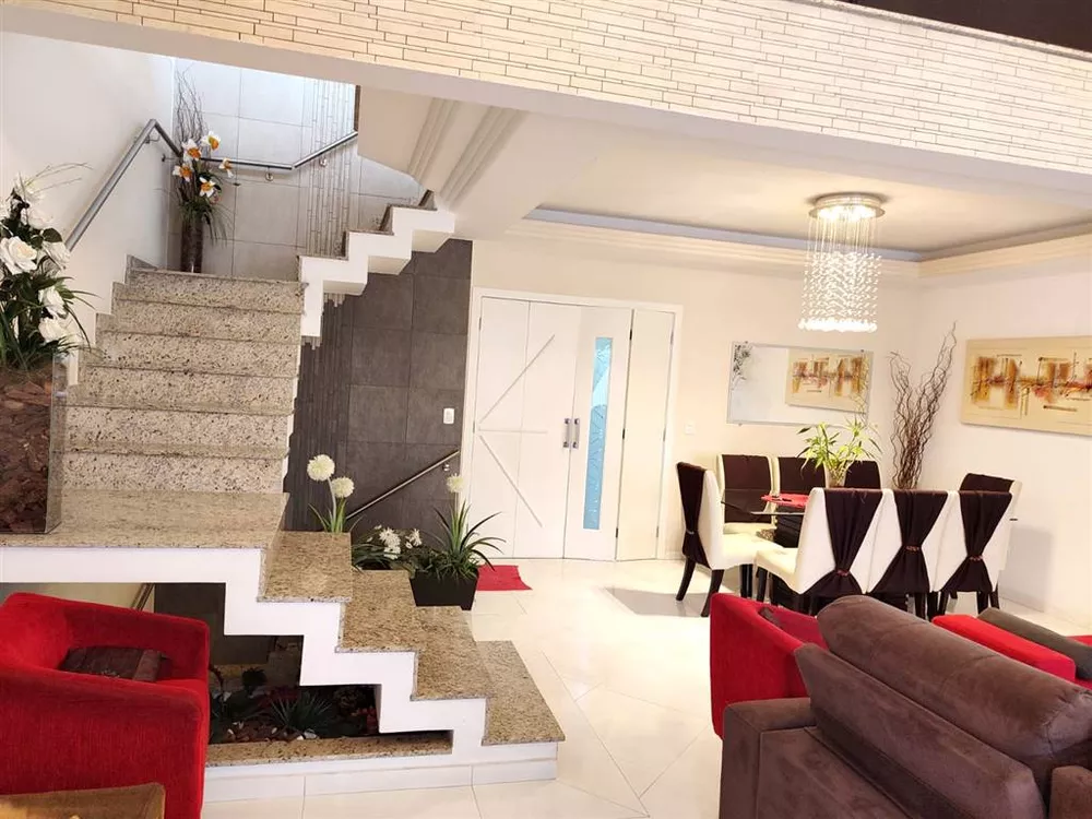 Casa à venda com 3 quartos, 249m² - Foto 6