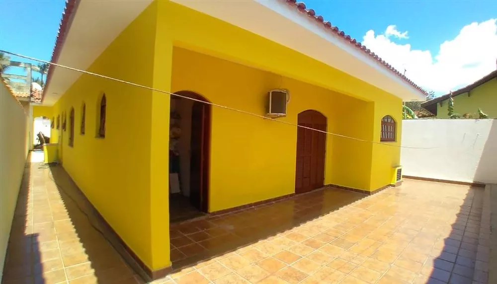 Casa à venda com 4 quartos, 270m² - Foto 1