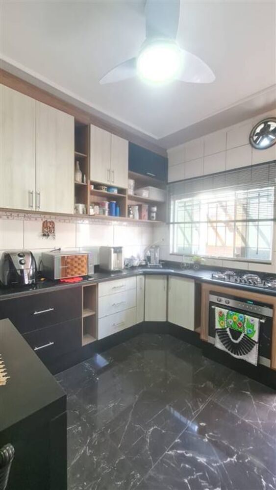 Casa à venda com 2 quartos, 115m² - Foto 25