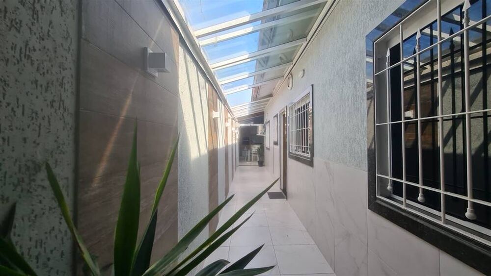 Casa à venda com 2 quartos, 115m² - Foto 1