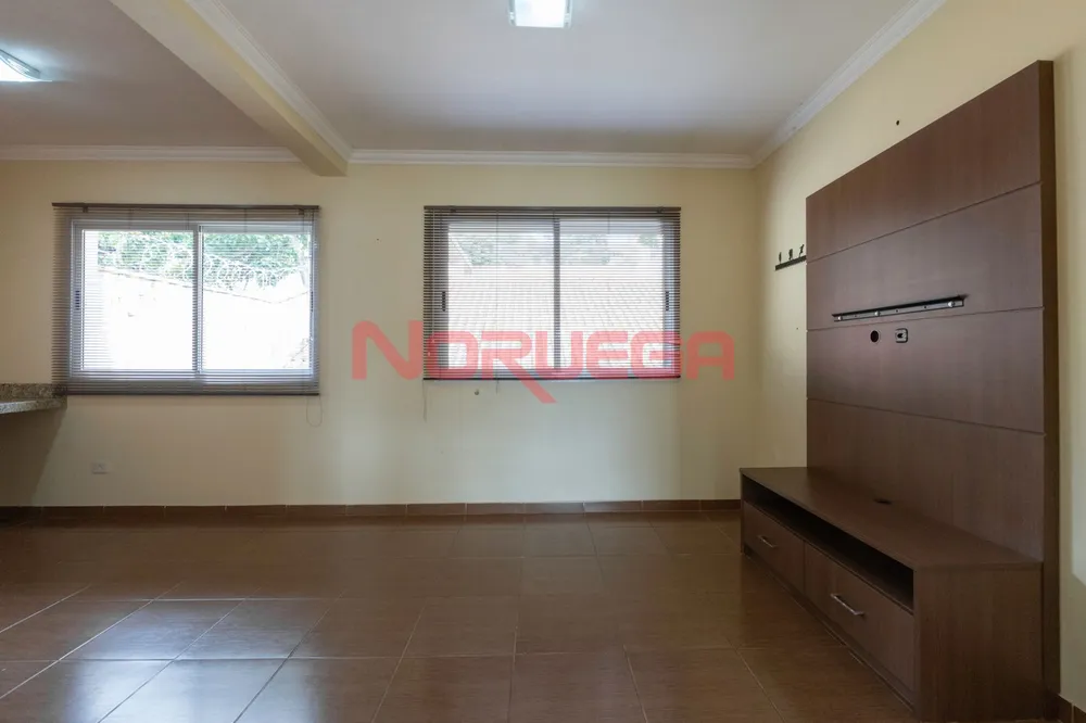 Casa, 3 quartos, 217 m² - Foto 2