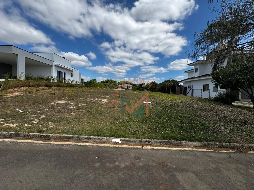 Loteamento e Condomínio, 1100 m² - Foto 1