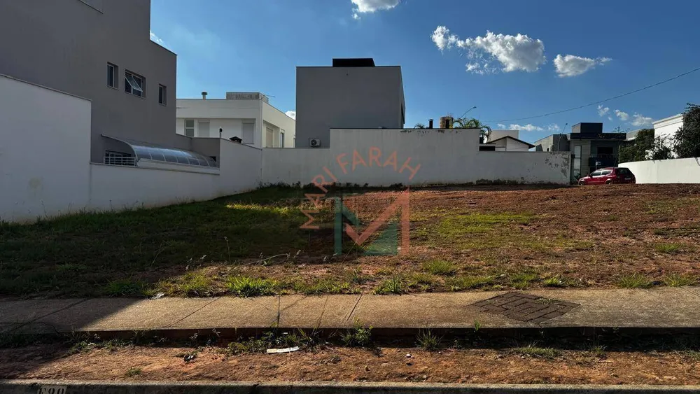 Loteamento e Condomínio, 560 m² - Foto 1