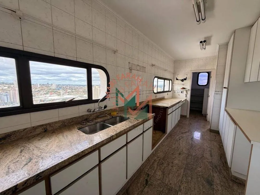 Apartamento, 3 quartos, 270 m² - Foto 2