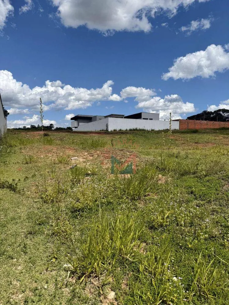 Loteamento e Condomínio, 1000 m² - Foto 1