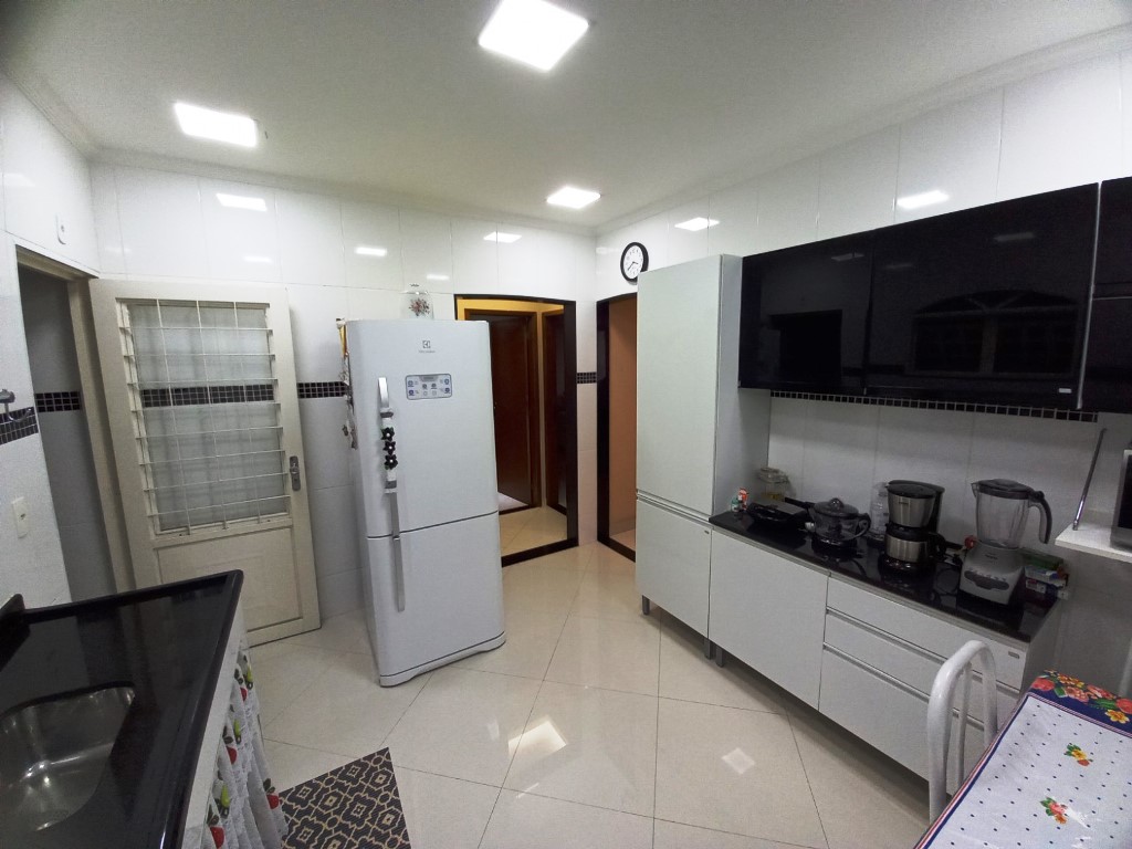 Casa à venda com 2 quartos, 104m² - Foto 12