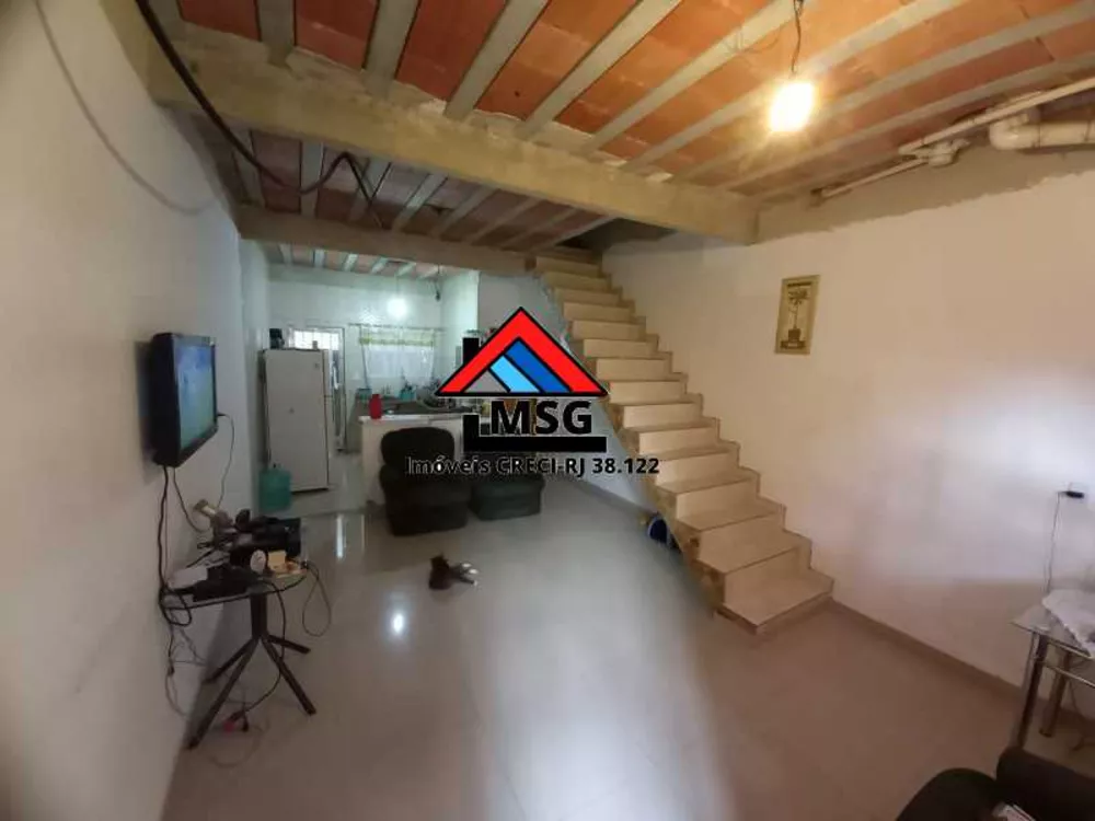 Casa à venda com 2 quartos, 68m² - Foto 4