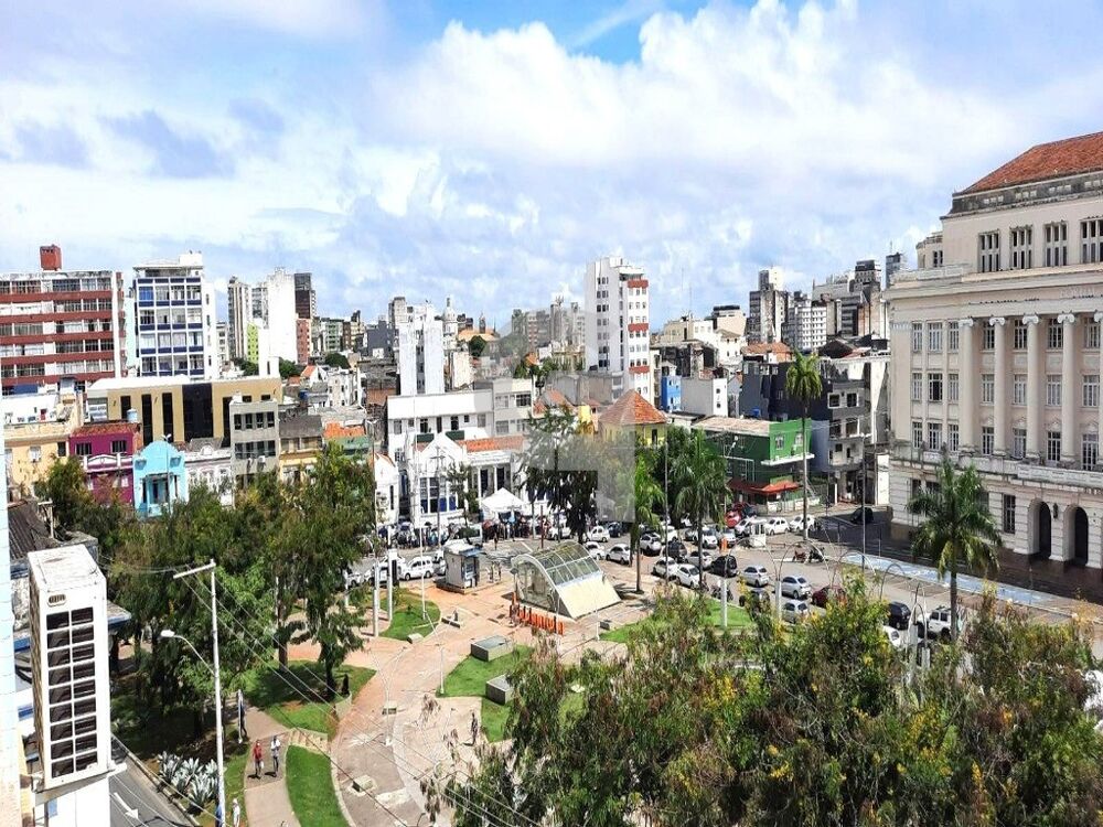 Apartamento à venda com 4 quartos, 250m² - Foto 2