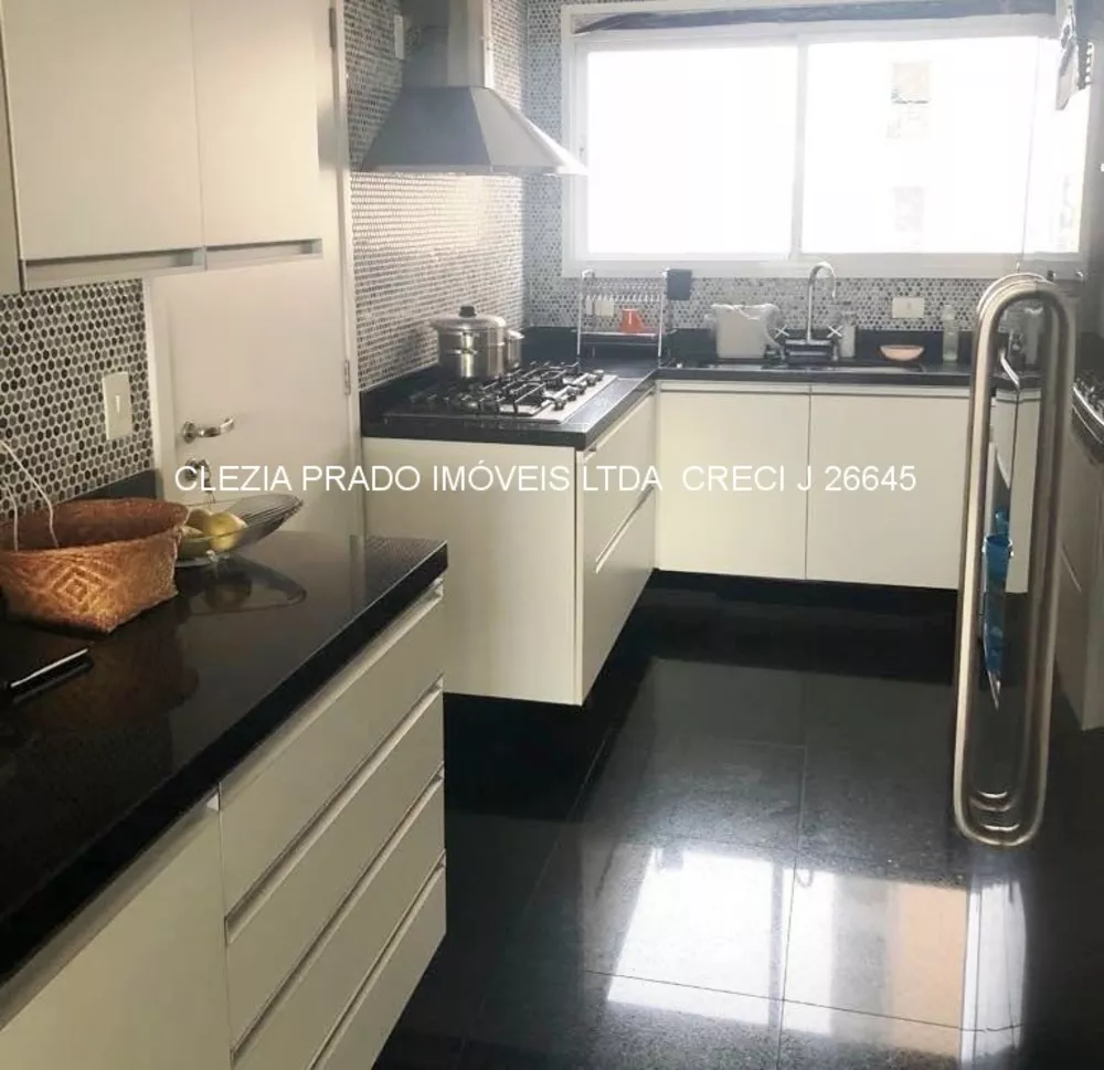 Apartamento à venda com 3 quartos, 162m² - Foto 1