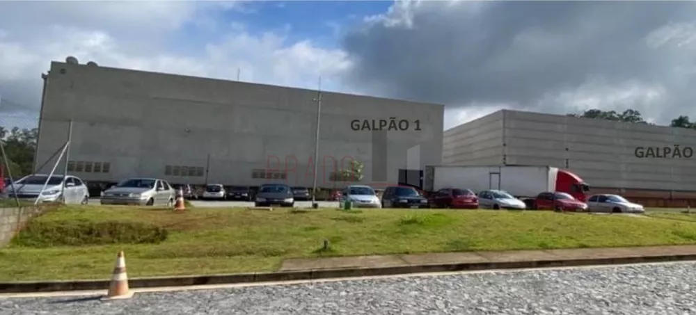 Depósito-Galpão-Armazém para alugar, 5000m² - Foto 1