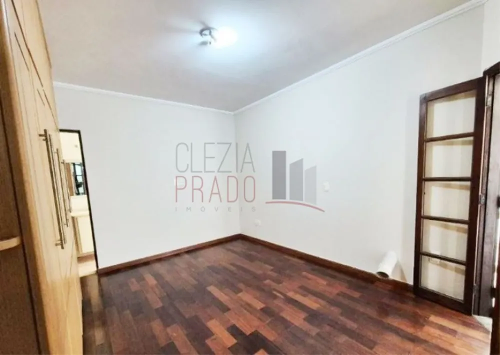 Sobrado, 3 quartos, 303 m² - Foto 1