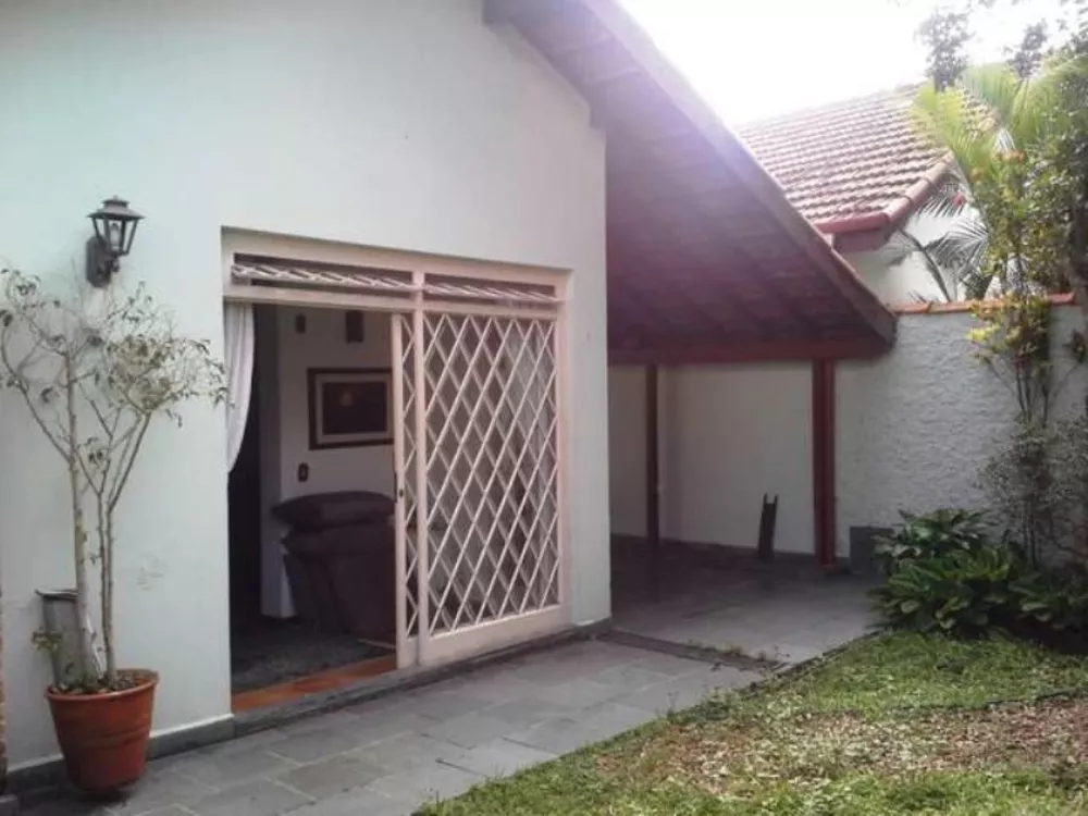 Sobrado à venda com 3 quartos, 330m² - Foto 1