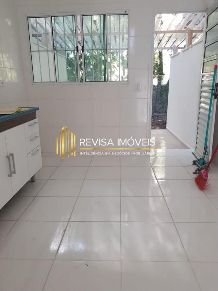 Casa de Condomínio para alugar com 2 quartos, 75m² - Foto 4