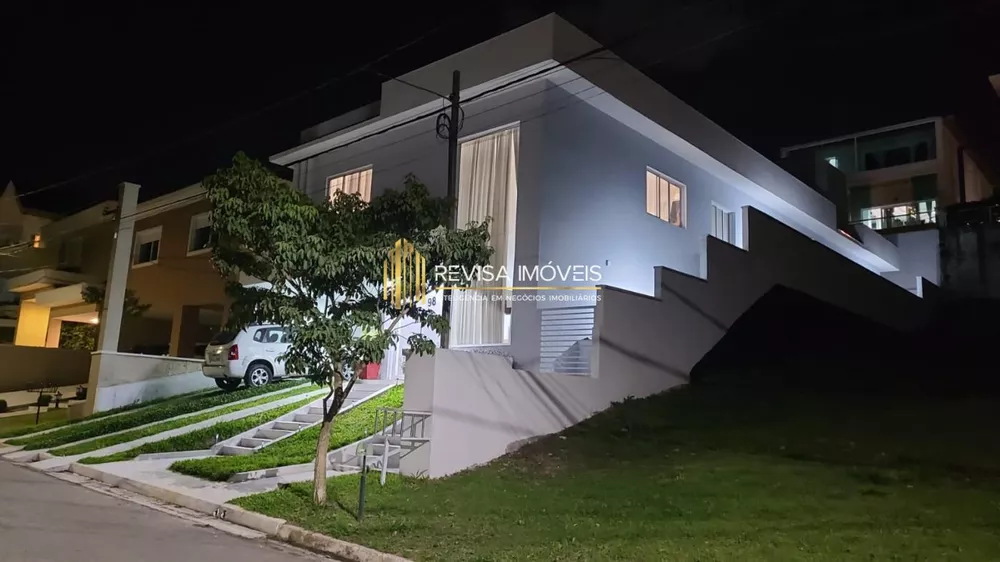 Casa de Condomínio à venda com 4 quartos, 275m² - Foto 2