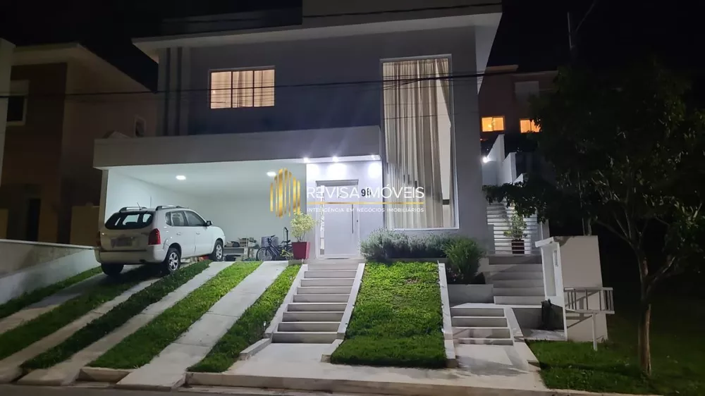 Casa de Condomínio à venda com 4 quartos, 275m² - Foto 1