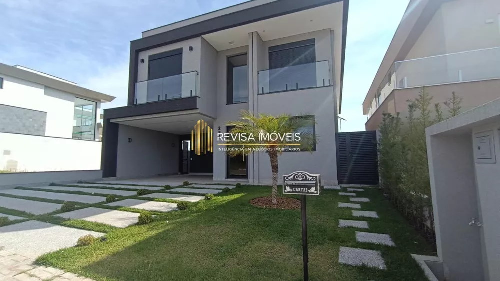 Casa de Condomínio à venda com 4 quartos, 320m² - Foto 1