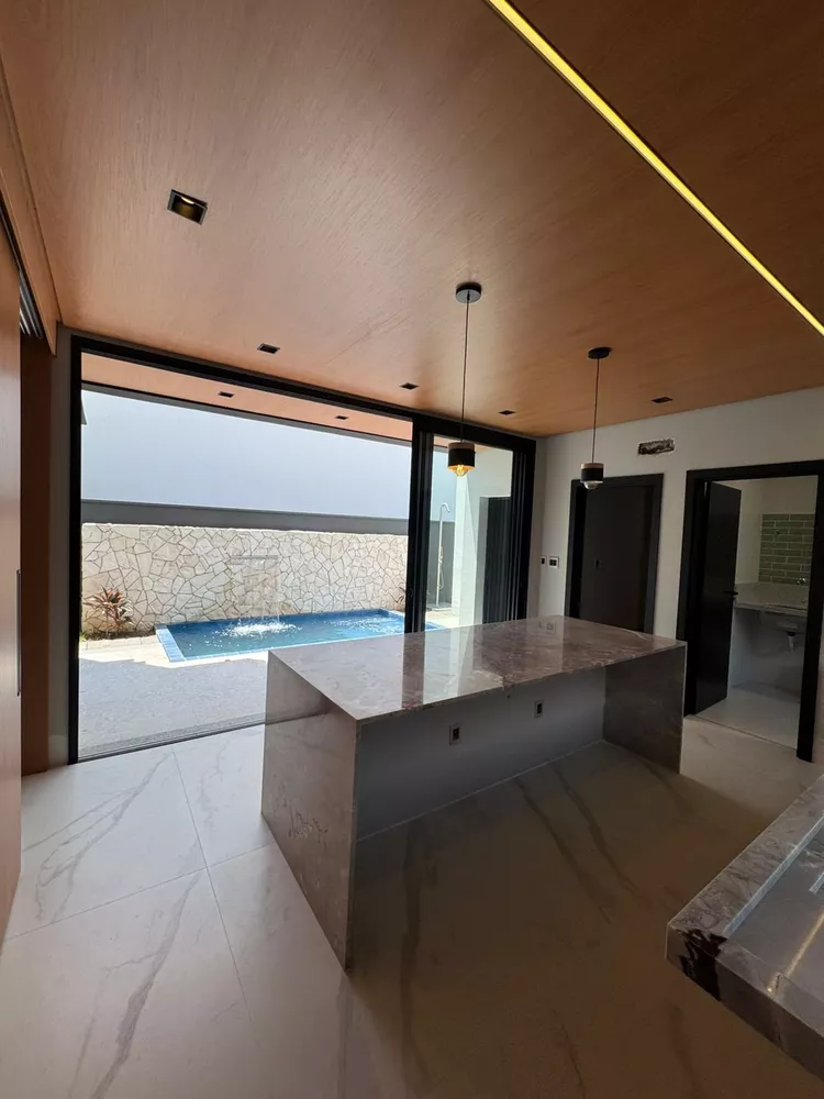 Casa, 3 quartos, 190 m² - Foto 1