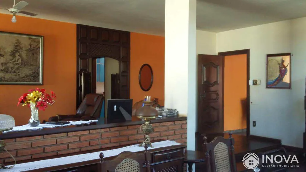 Casa, 2 quartos, 258 m² - Foto 1