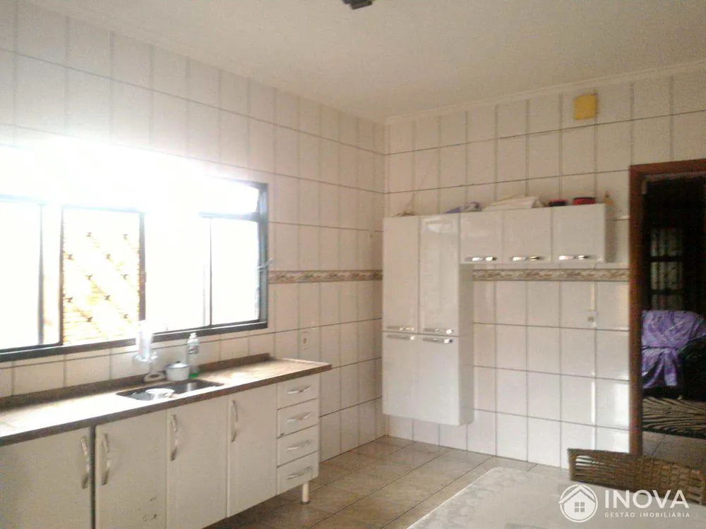 Casa, 2 quartos, 179 m² - Foto 3