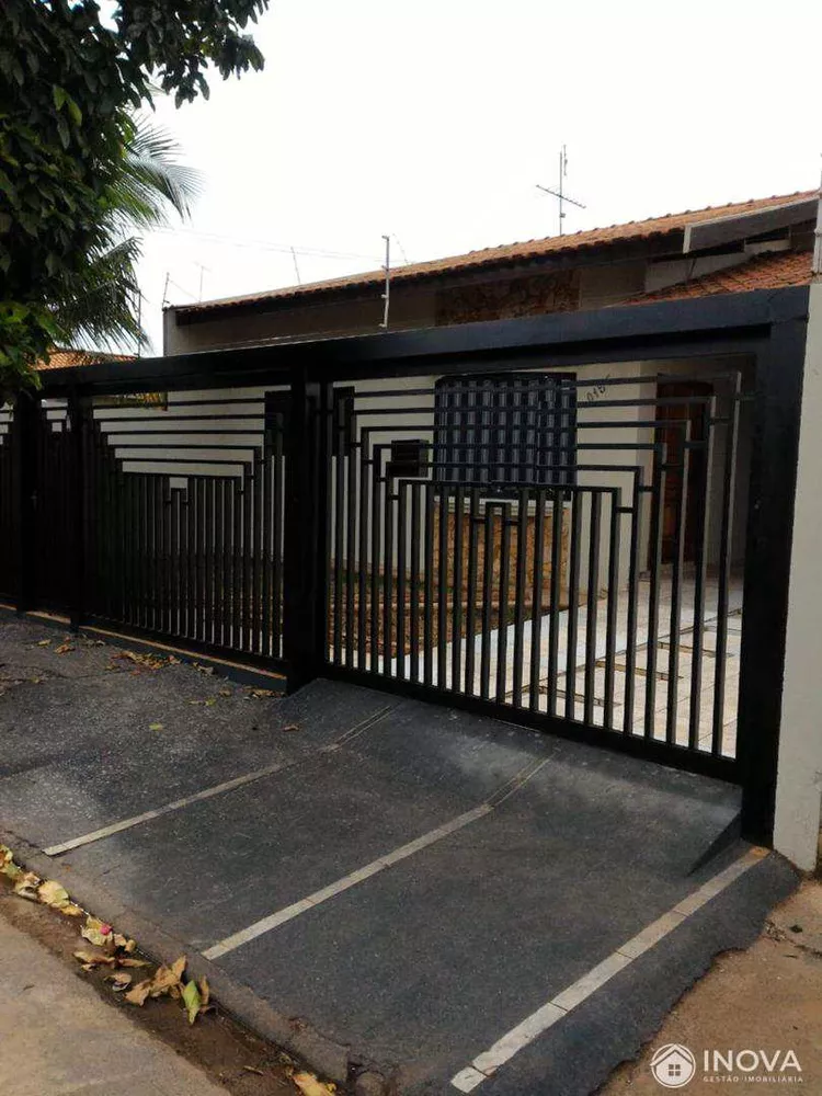 Casa à venda com 2 quartos, 179m² - Foto 2