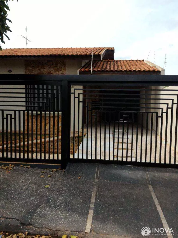 Casa à venda com 2 quartos, 179m² - Foto 3