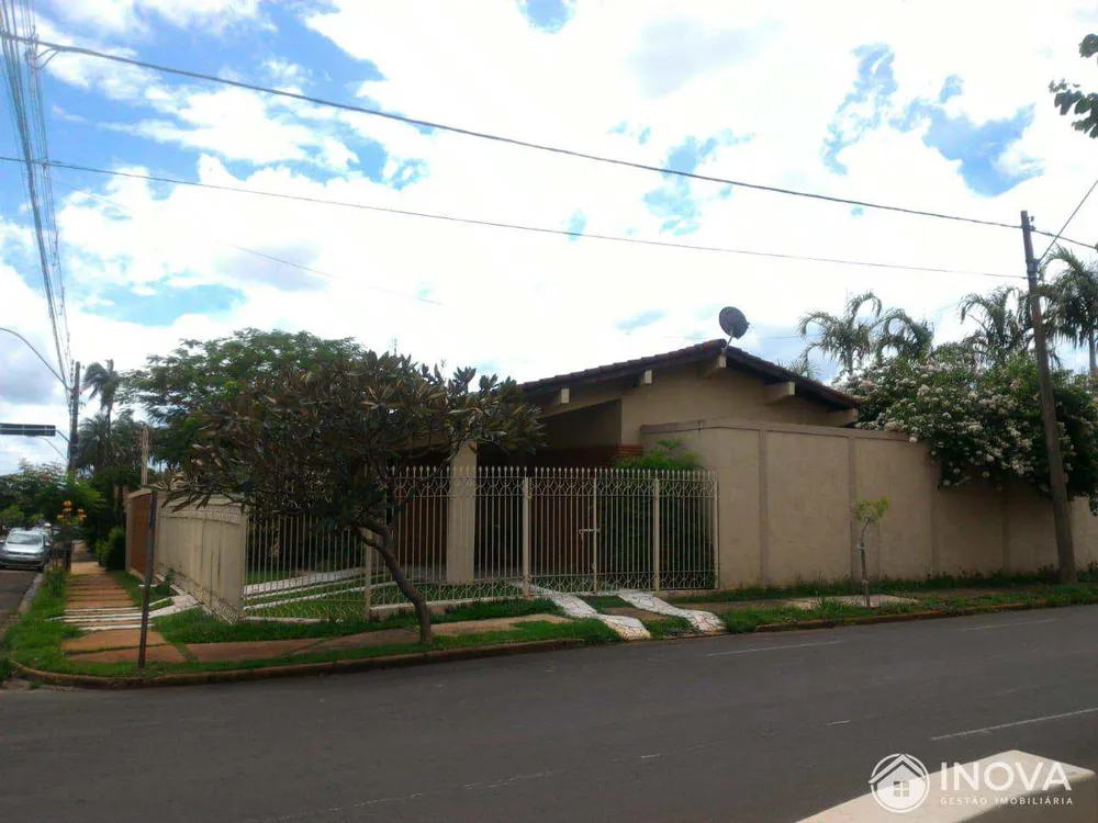 Casa, 2 quartos, 200 m² - Foto 1