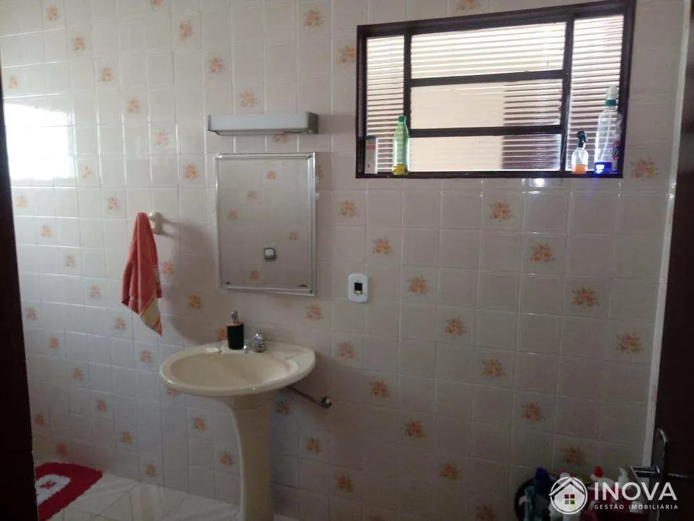 Casa, 5 quartos, 212 m² - Foto 2